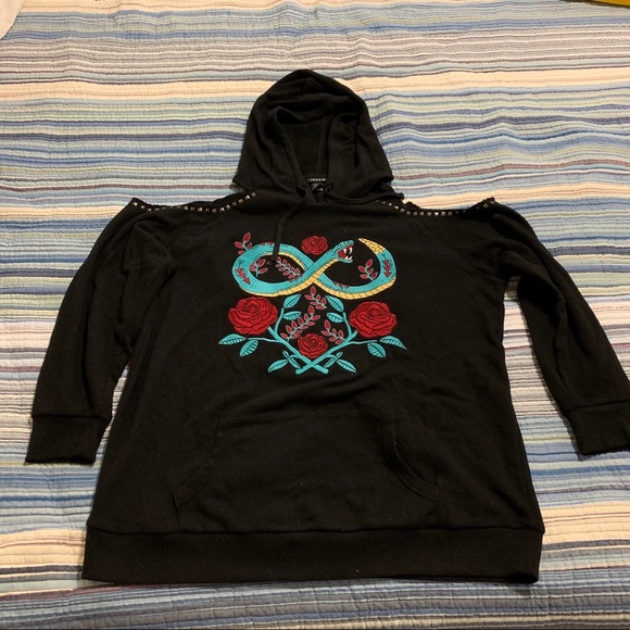 torrid Tops - Torrid New Shoulder Cut Out Snake Hoodie size 3